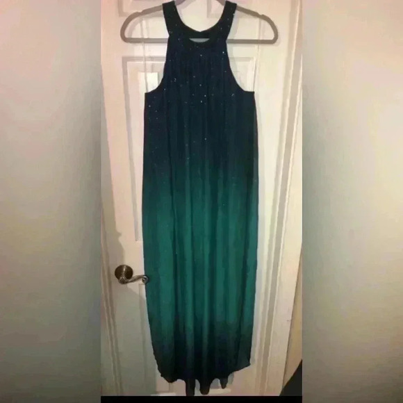 VENUS Formal multi layer maxi dress - Picture 10 of 16